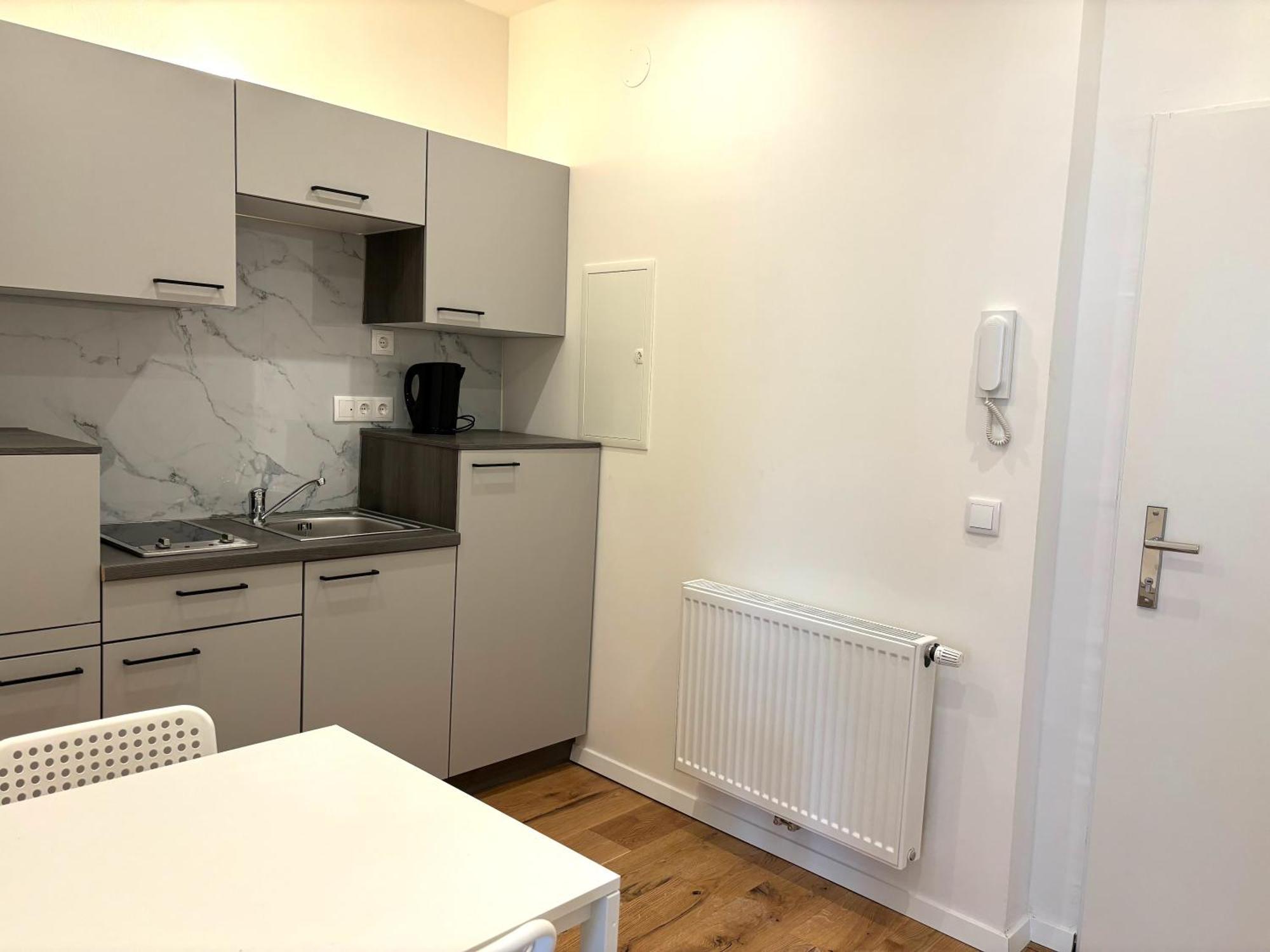 Traumhafte Wohnung Fuer 2, Walk In Dusche, Extra Kueche, Nespresso, Zentral Bécs Kültér fotó